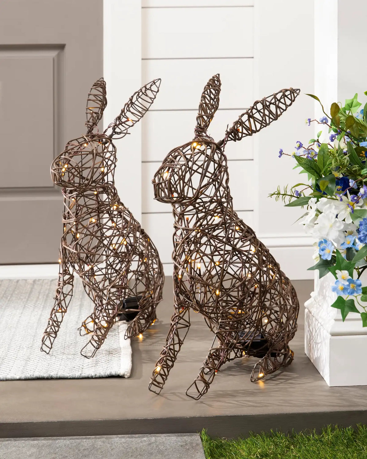 Outdoor Lit Wire Rabbit Set