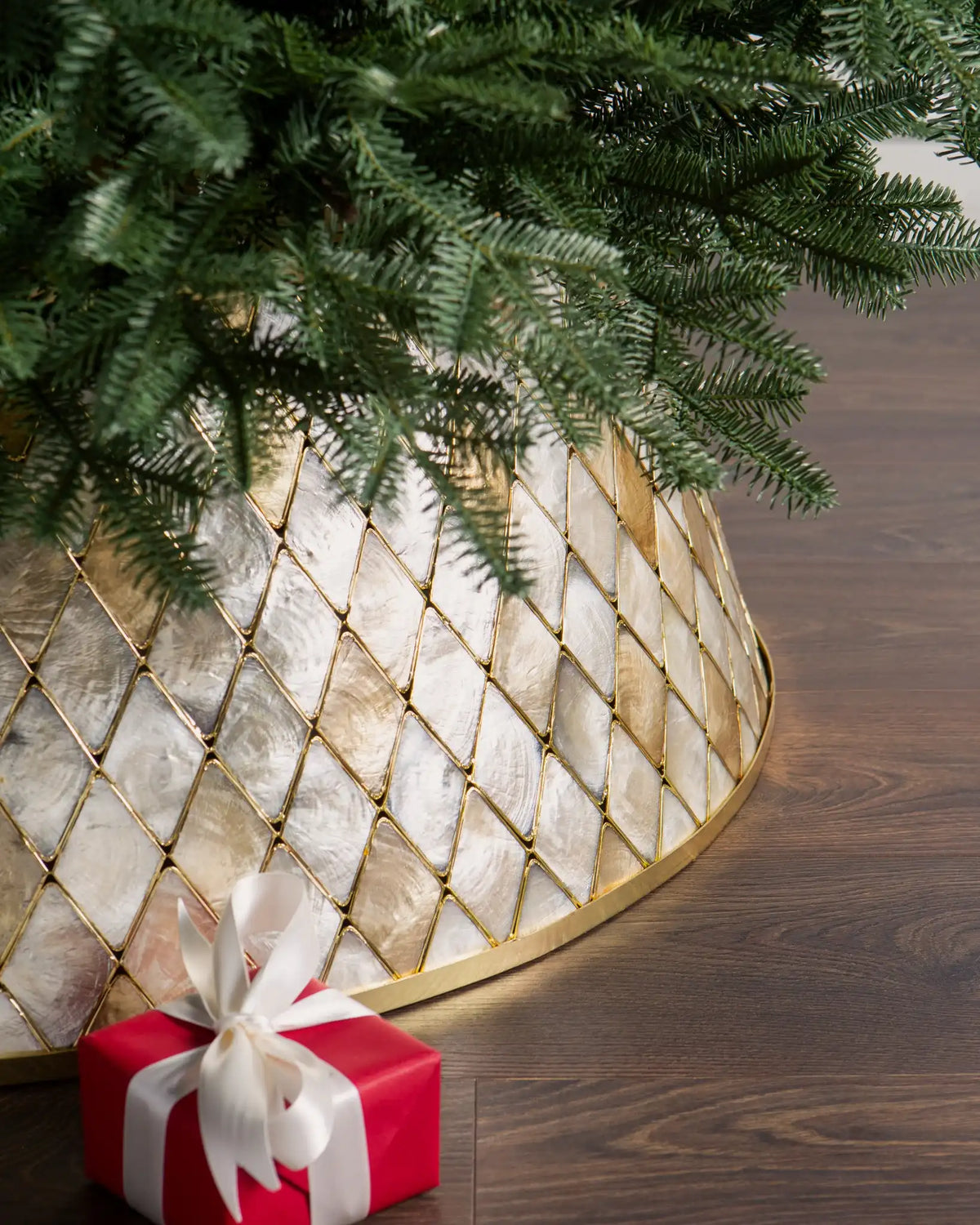 Capiz Christmas Tree Collar