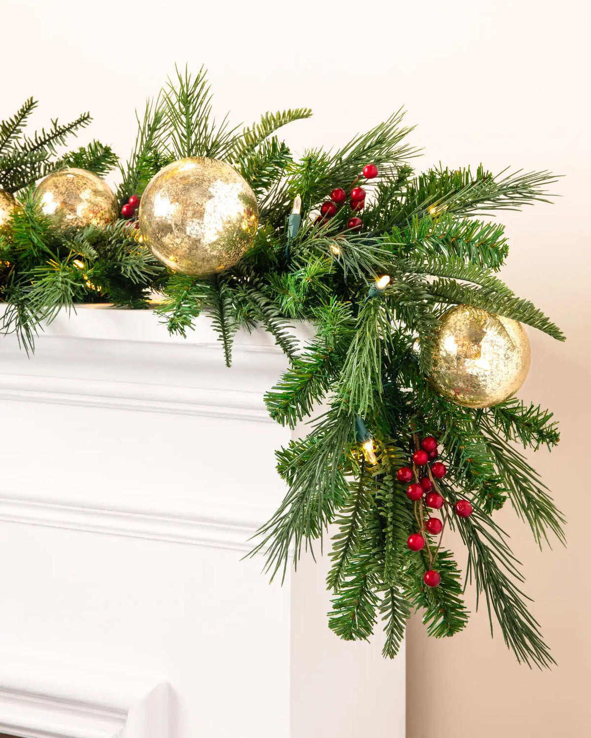 Outdoor Pine Peak Holiday Foliage