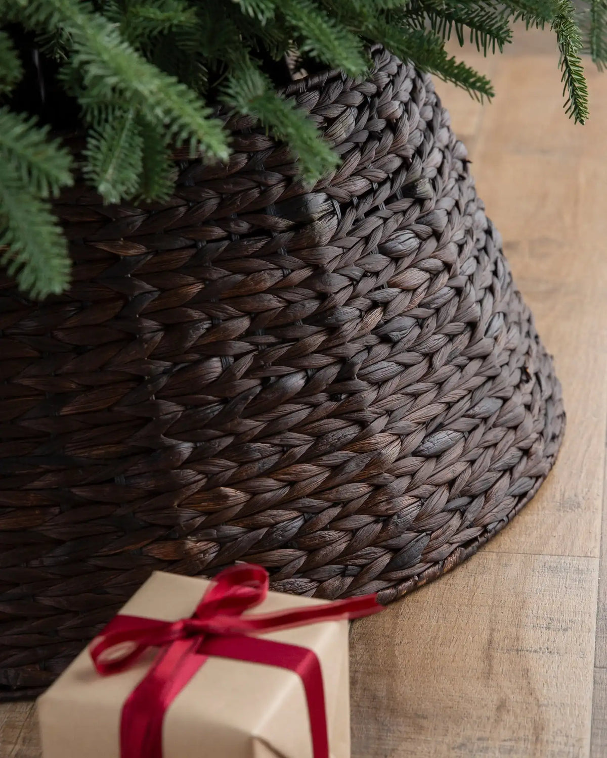 Woven Christmas Tree Collars
