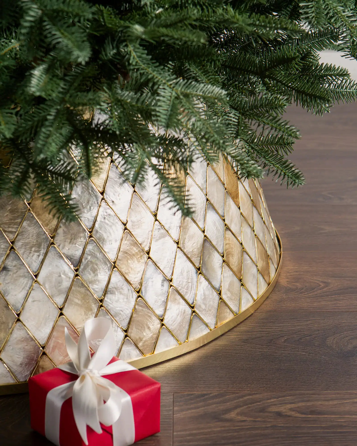 Capiz Christmas Tree Collar