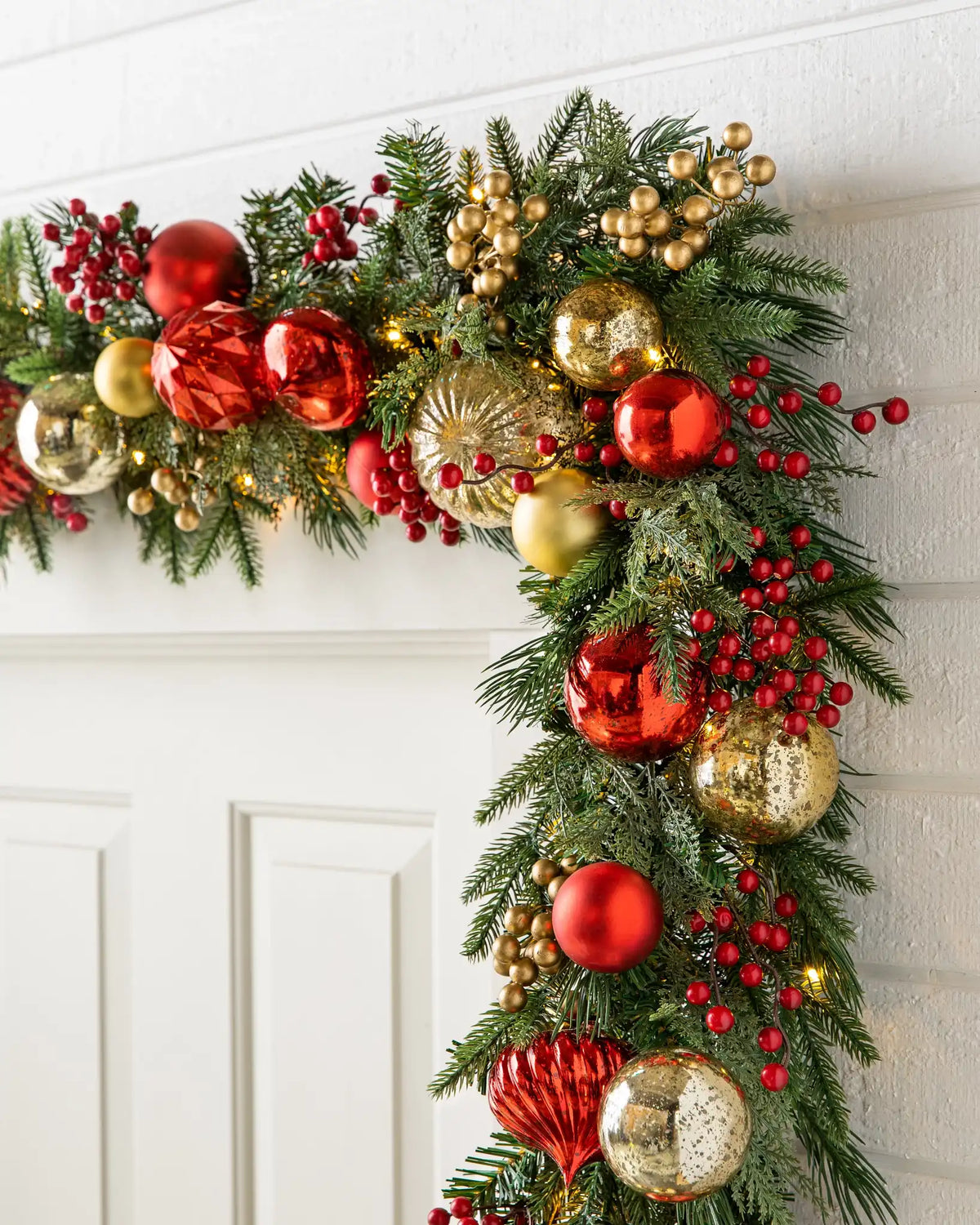 Outdoor Christmas Charm Foliage