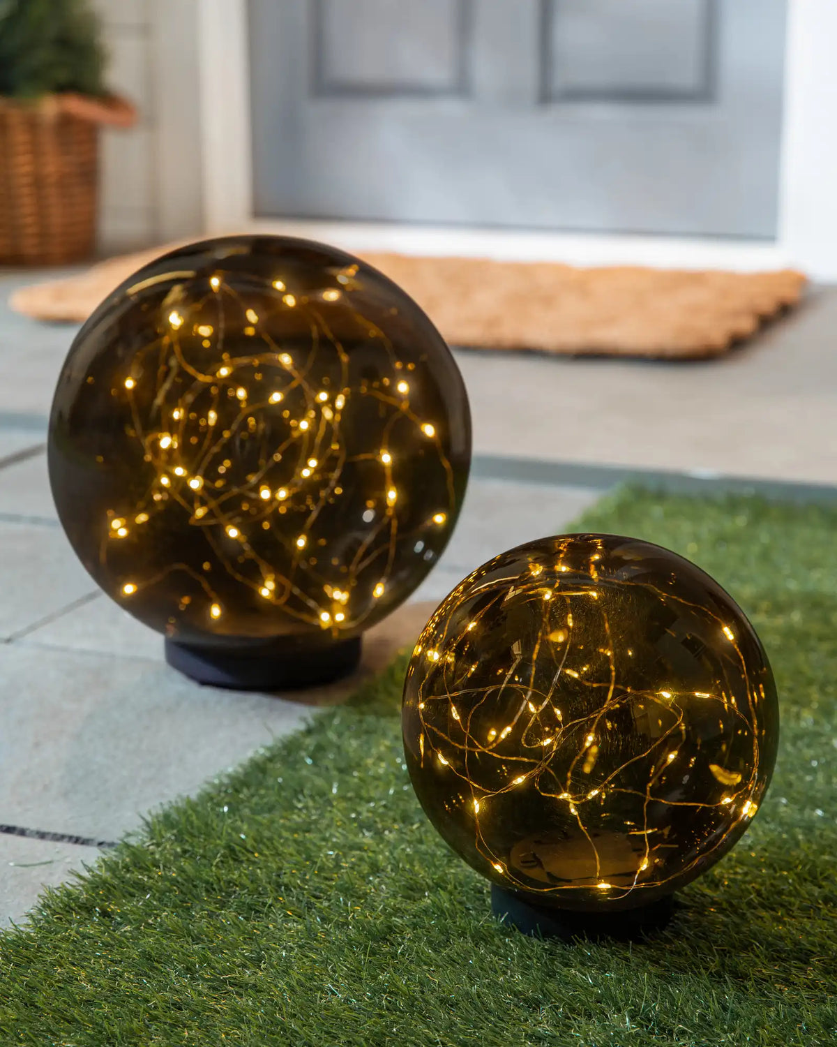 Outdoor Solar Globe Stake Lights