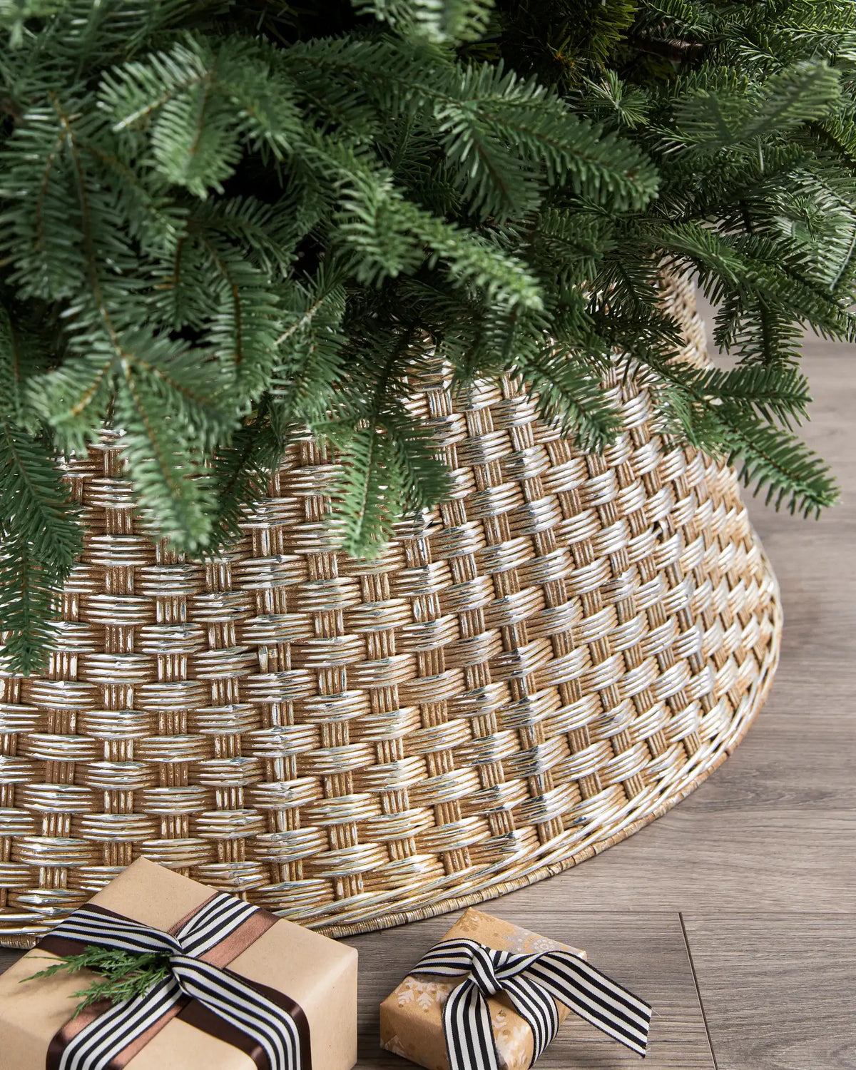Metallic Basketweave Christmas Tree Collars